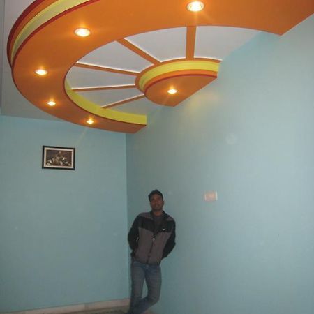Krishna Paying Guest House Varanasi Esterno foto