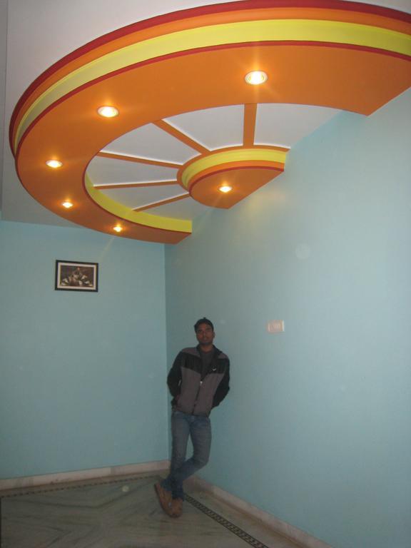 Krishna Paying Guest House Varanasi Esterno foto