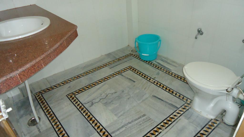 Krishna Paying Guest House Varanasi Esterno foto